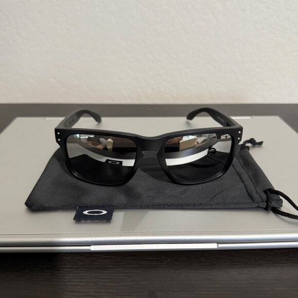 OO9102 Oakley Holbrook Silver Reflective Lenses - Picture 3 of 7